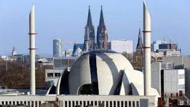 Cologne : les muezzins seront autorisés à appeler à la prière par haut-parleur