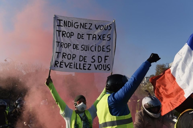 "Gilets jaunes" : 72% des Français soutiennent le mouvement après le 1er décembre