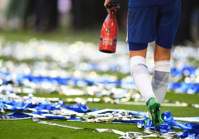 Islamophilie : le champagne supprimé de la coupe de football d’Angleterre